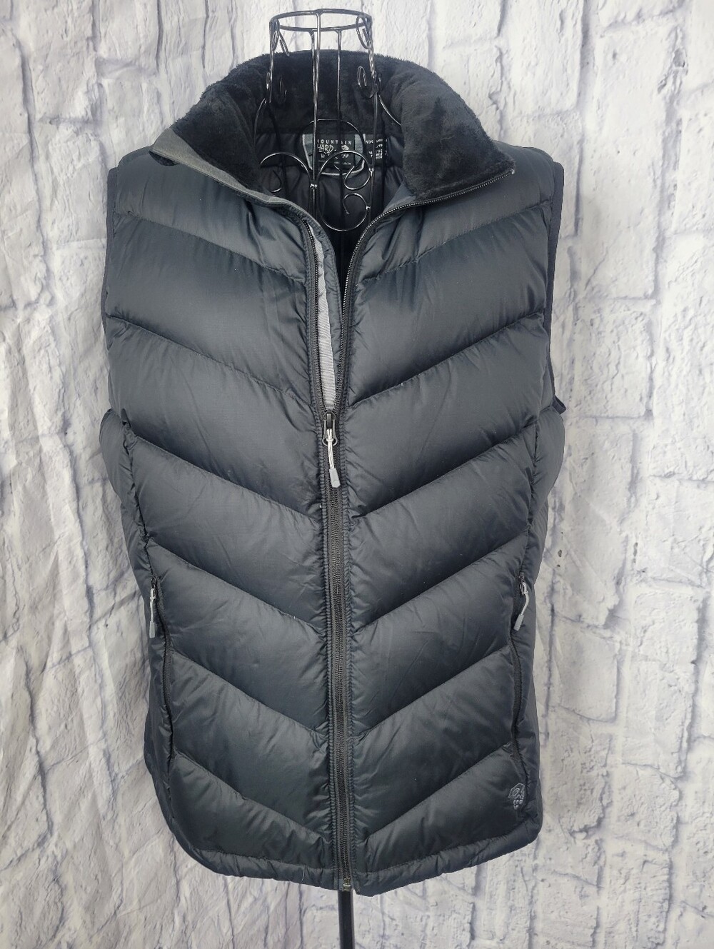 Mountain Hardwear Women's Black Puffer Vest Size XL/TG